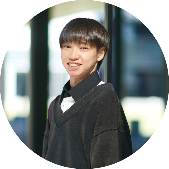 法学部現代社会法学科の内定者写真
