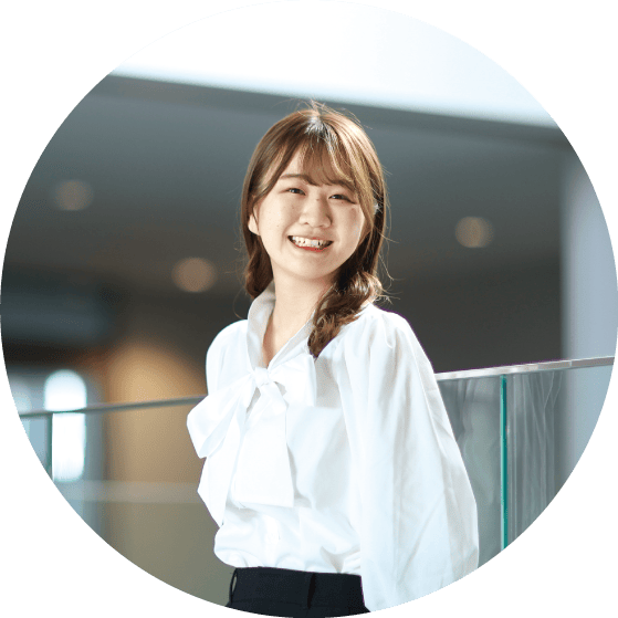 法学部現代社会法学科の内定者写真
