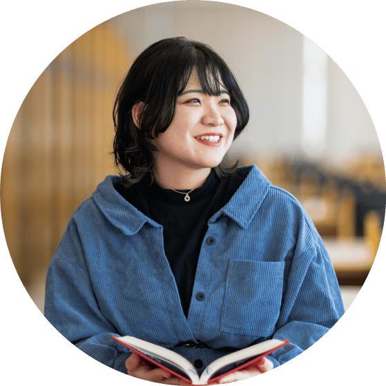 文学部英語英米文化学科の内定者写真